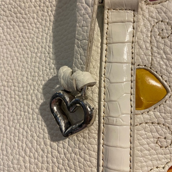 ♥️Brighton🩷White Shoulder Bag with Multicolor Heart Accents - Picture 3 of 13